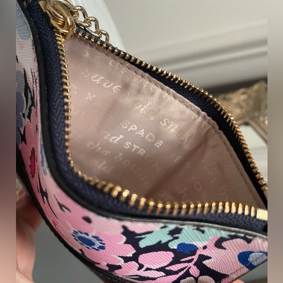 Kate Spade Cameron Street Caroline Storybook Mini Wristlet - Picture 2 of 4